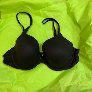 Victoria’s Secret Body by Victoria Full Coverage Black Bra - 36C